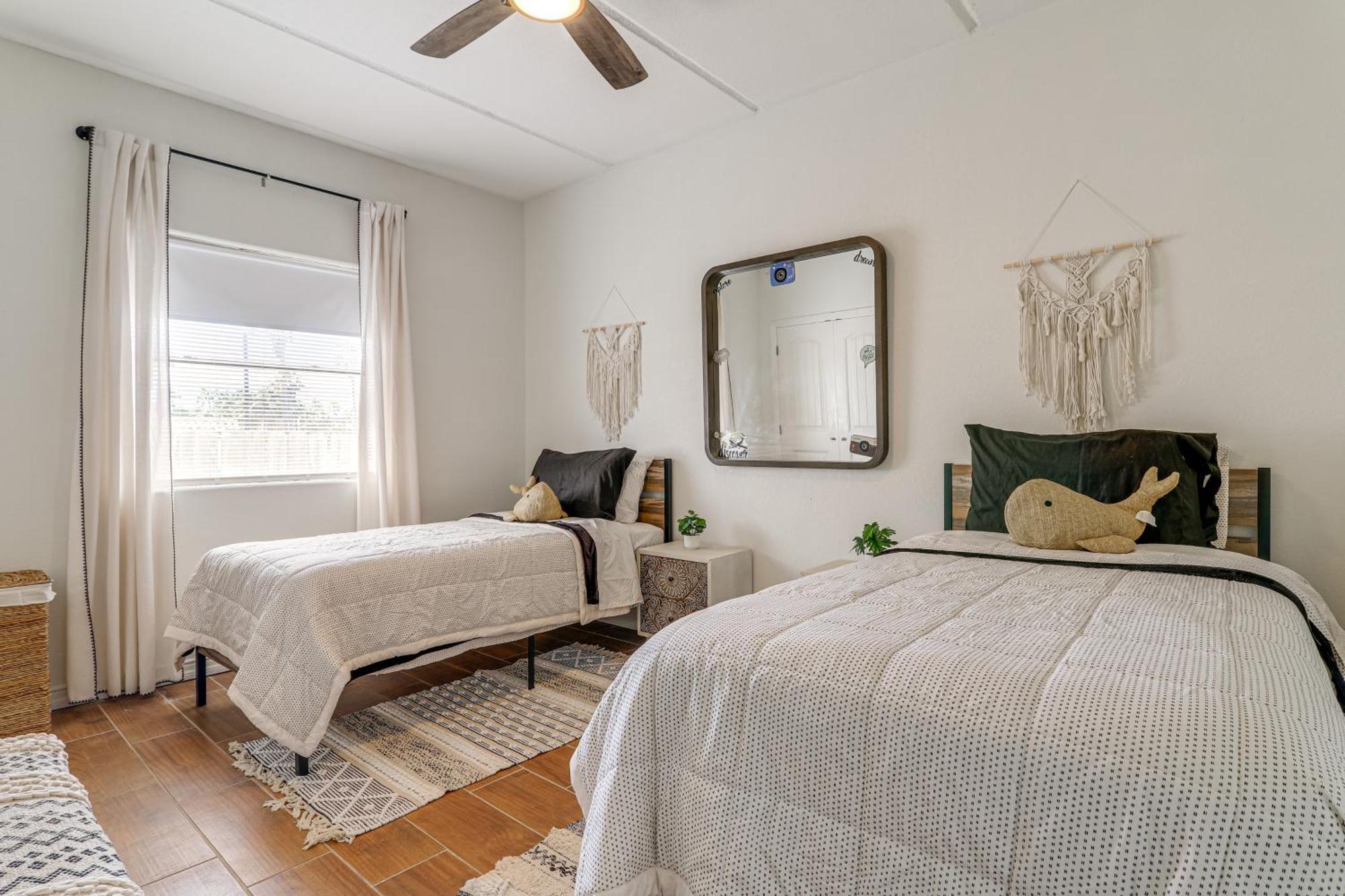 Luxe South Padre Condo With Pool - Walk To Beach! South Padre Island Eksteriør billede